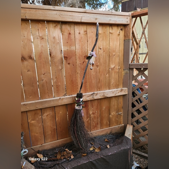 HANDMADE BLESSED BROOMS - Picture 4 of 6